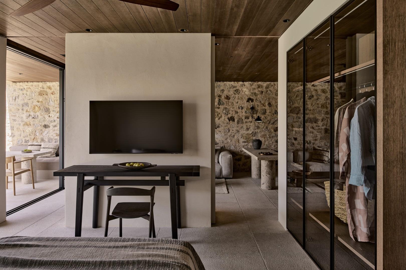 Theros Suite with Private Heated Pool